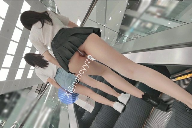 [6V+37P/327MB]极品身材颜值女神【nancyyzp】露出自慰付费合集